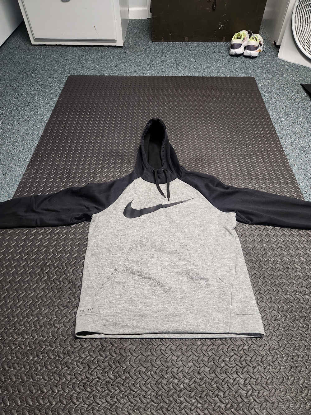 Nike Men’s Black & Gray Dri-FIT Pullover Hoodie